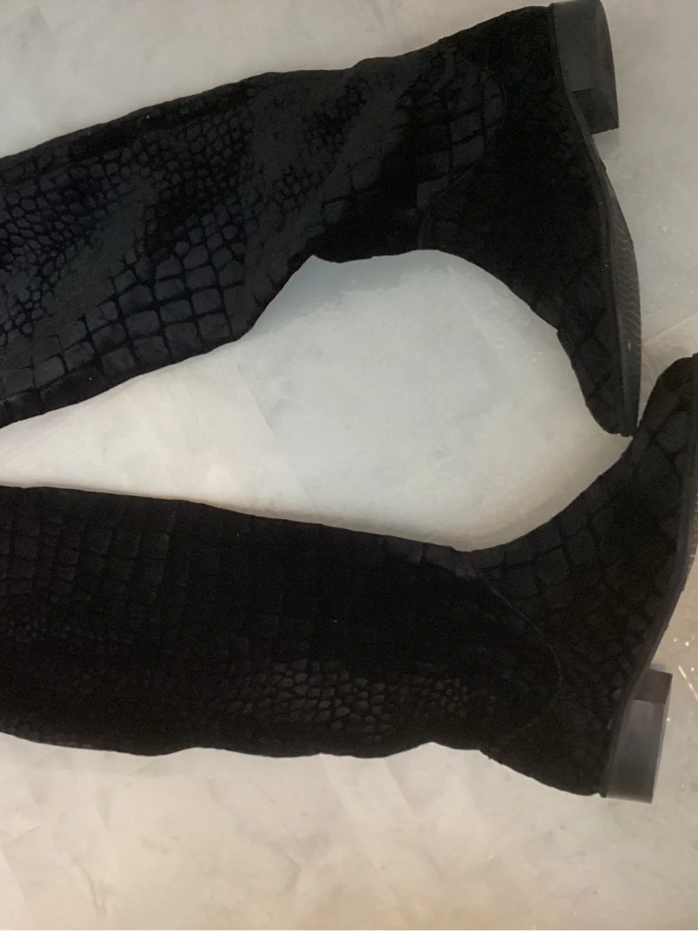 Stuart Weizman croc embossed Nero boots